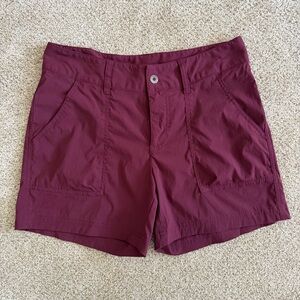 Columbia Women's Burgundy Omni Shield Outdoor Stretch Shorts Performance Hiking
